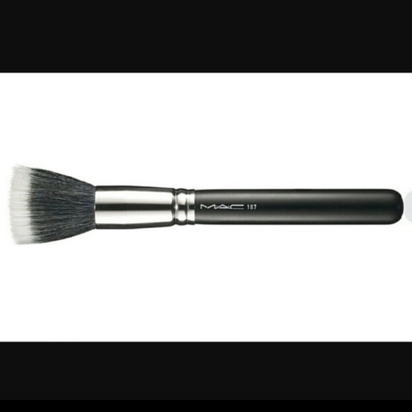๐ญ New Mac 187 Synthetic Duo Fibre Face Brush ๐ญ - Picture 4 of 4